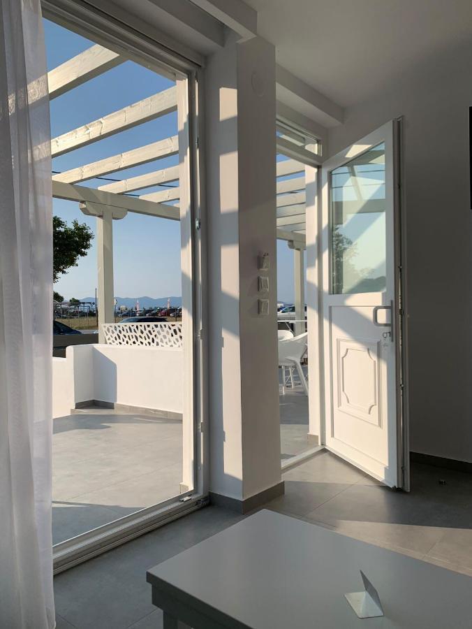 Ocean Blue Suites Ierissos Exterior foto