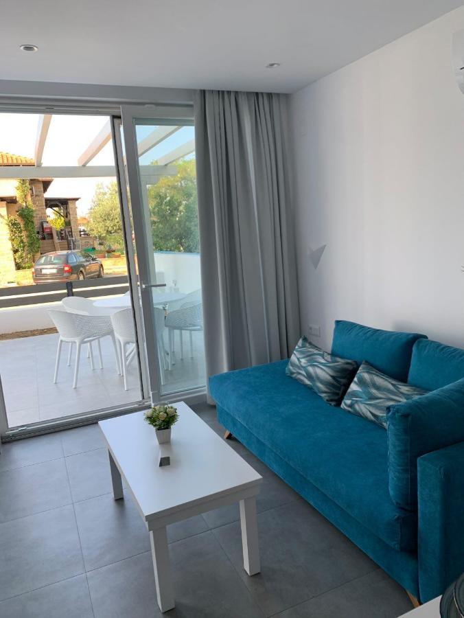 Ocean Blue Suites Ierissos Exterior foto