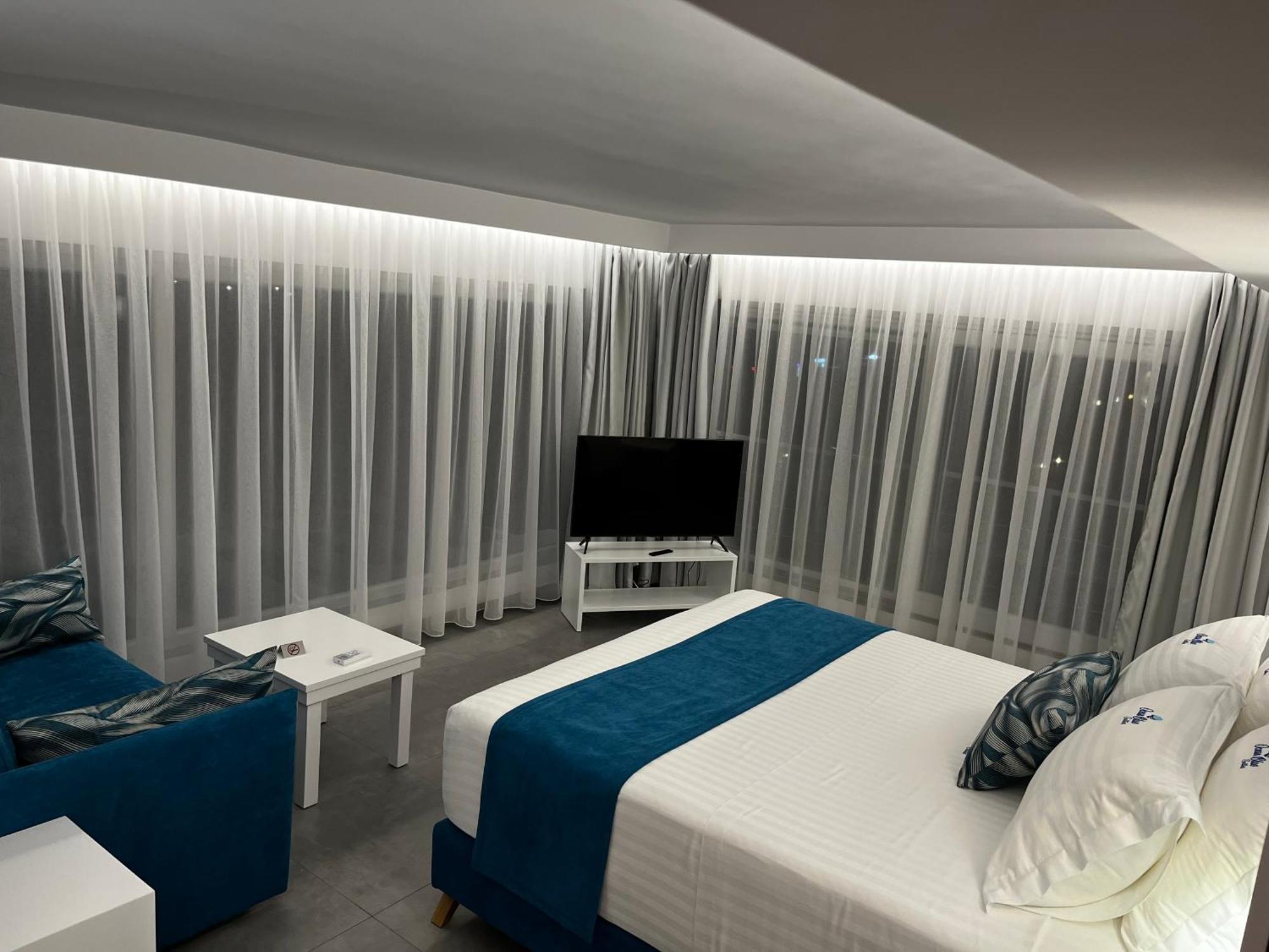 Ocean Blue Suites Ierissos Exterior foto