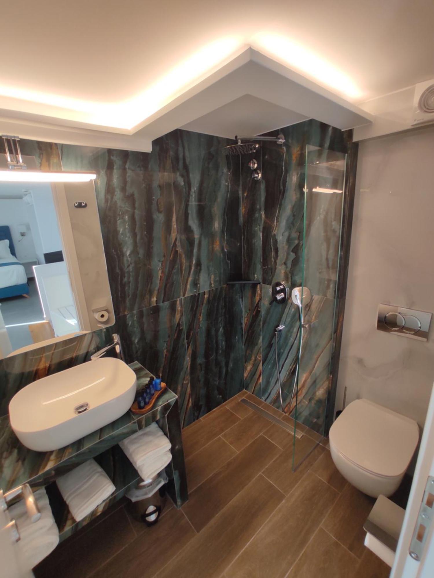 Ocean Blue Suites Ierissos Habitación foto