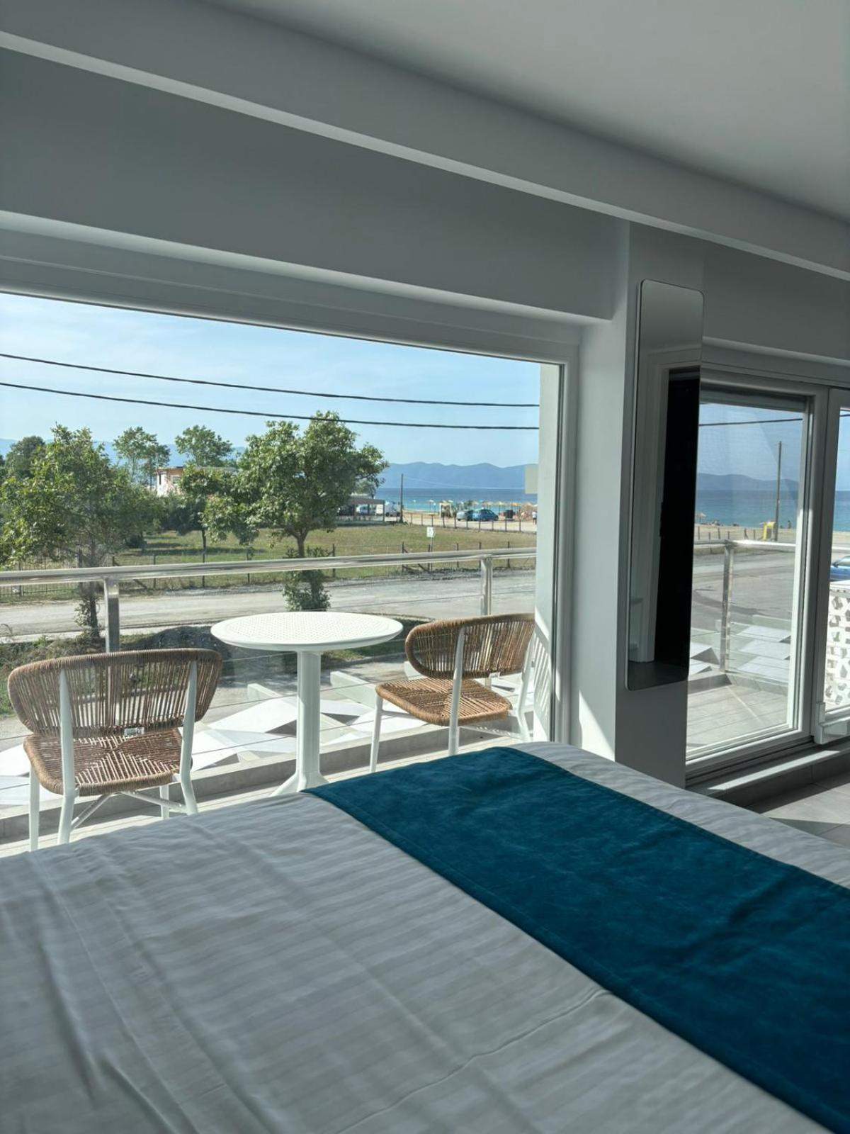 Ocean Blue Suites Ierissos Exterior foto